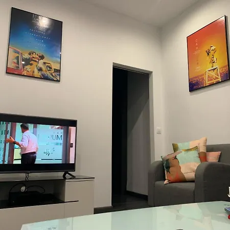 2 Pieces Centre Apartment